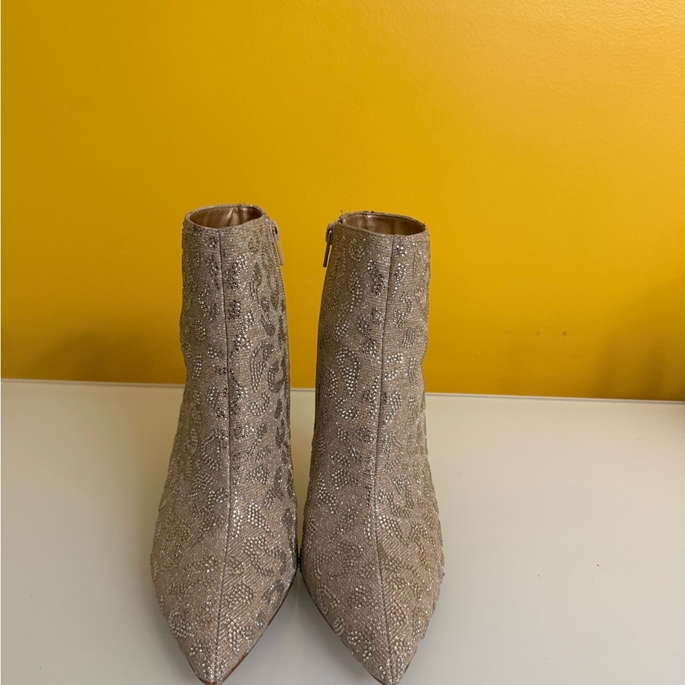 Giani Bini Tan Ankle Boots